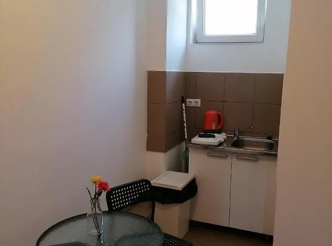 Motel Omega